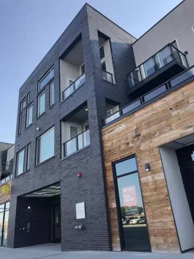Main picture of 1616 S Broadway