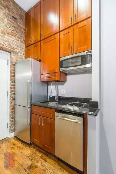 Main picture of 234 W 14th St