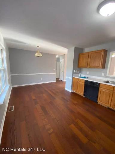 Main picture of 1207 High Ridge Dr