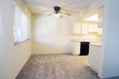 Main picture of 1082 E Main St