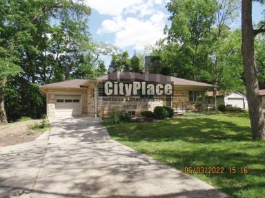 Main picture of 3841 S Sherman Dr