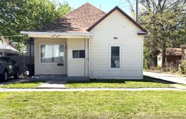 Main picture of 1111 W 5th St