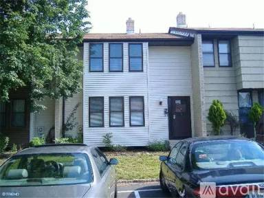 Main picture of 690 Twin Rivers Dr N