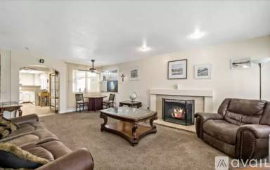 Main picture of 305 King Ct