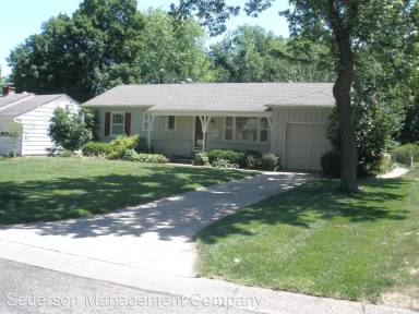 Main picture of 7119 W 72nd St