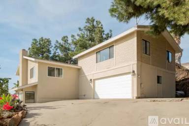 Main picture of 9742 Date St