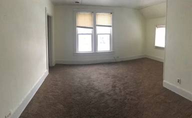 Main picture of 323 S 14th St