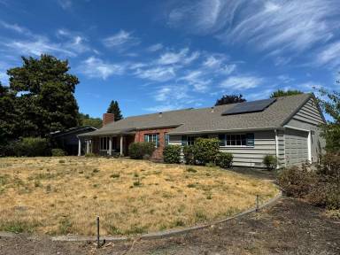 Main picture of 134 Oxford Dr