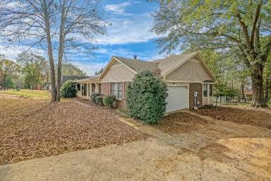 Main picture of 118 Raleigh Way