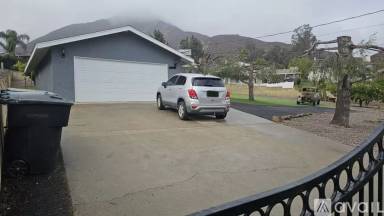 Main picture of 33237 Lookout Cir