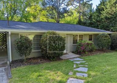 Main picture of 384 Charles Pl