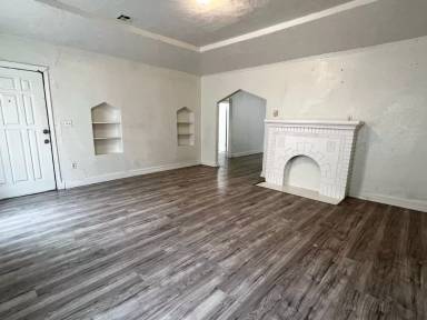 Main picture of 2240 NE 20th St