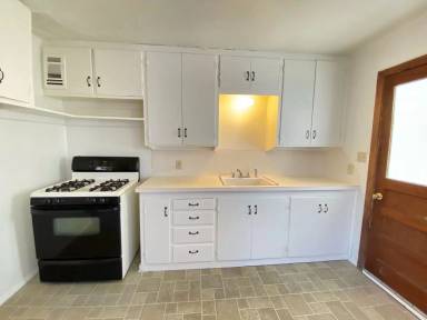 Main picture of 1102 N 13th St