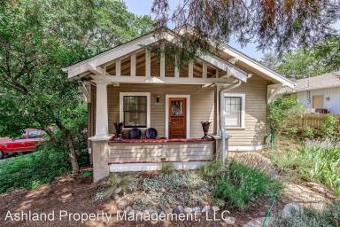 Main picture of 900 Hillview Dr
