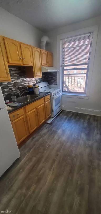 Main picture of 8501 21st Ave