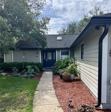 Main picture of 1809 Kings Way