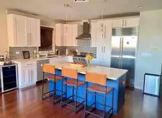 Main picture of 1463 W Grand Ave
