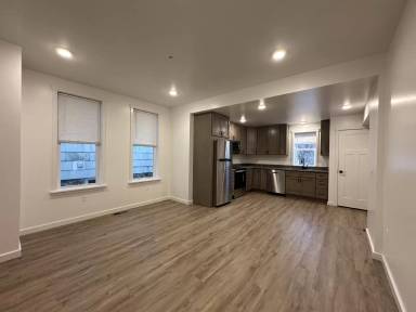 Main picture of 118 Pine St