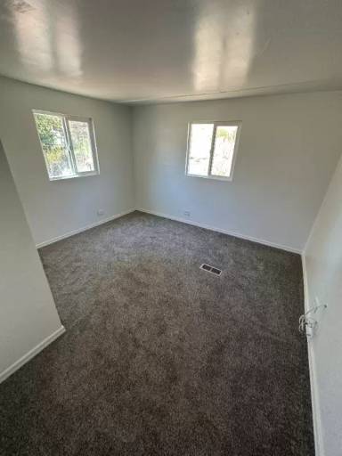Main picture of 2000 E Frontier Ave
