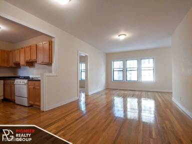 Main picture of 620-30 W Cornelia Ave