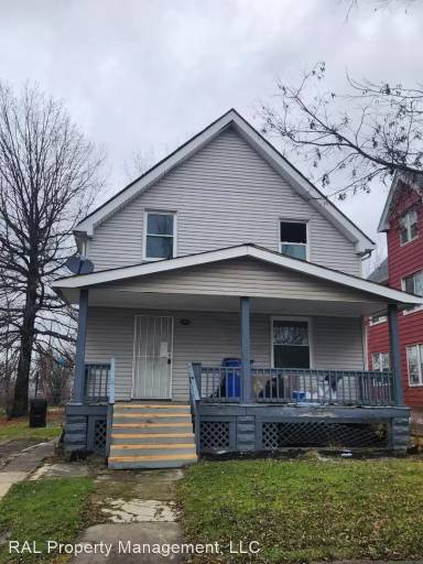 Main picture of 9817 Dunlap Ave