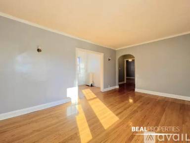 Main picture of 2108 W Ainslie St