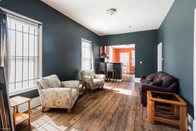 Main picture of 2653 Wabash St