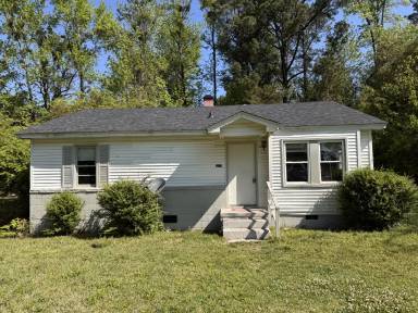 Main picture of 120 N Aiken Dr