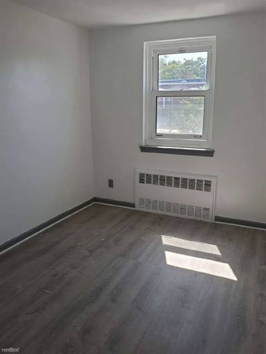 Main picture of 2542 Cropsey Ave
