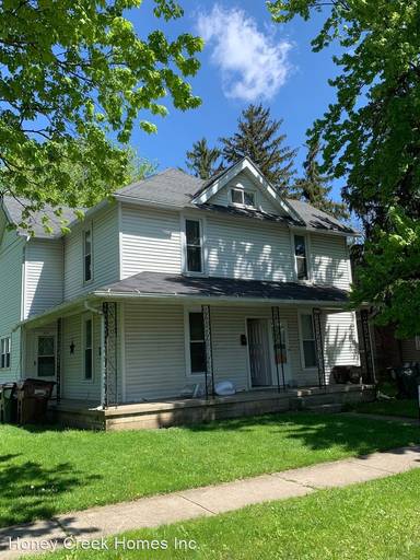 Main picture of 375 1/2 E Perry St