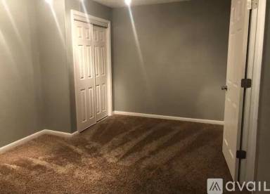 Main picture of 400 N Maple St