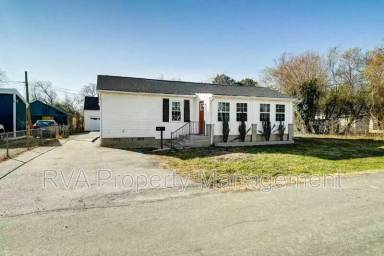 Main picture of 13 W Berry St