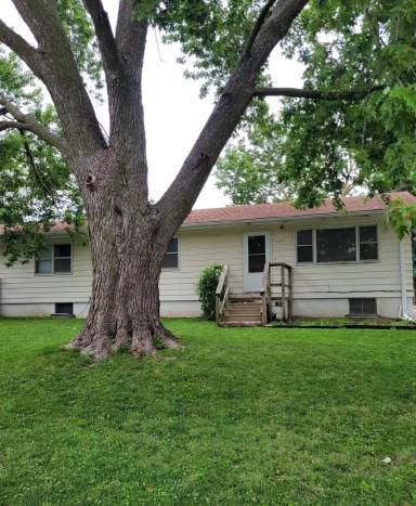 Main picture of 2212 Lincoln Ave