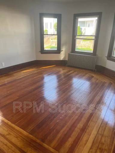 Main picture of 566 Summer St