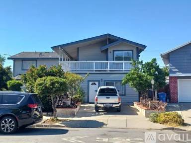Main picture of 4785 Mowry Ave