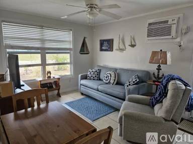 Main picture of 251 W Cowles St
