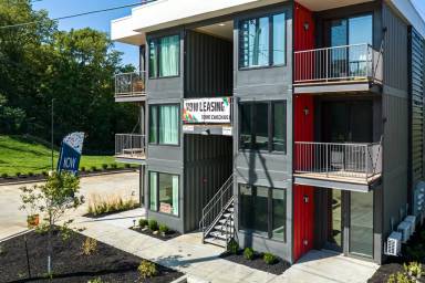 Main picture of 2950 Summit St