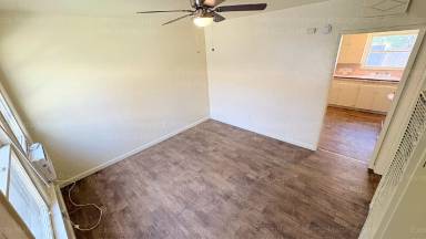 Main picture of 2321 N Inyo St