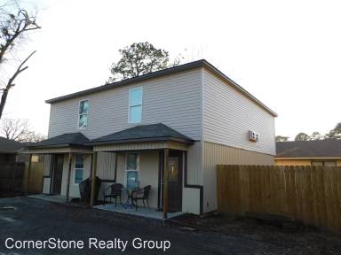 Main picture of 400 S Main St