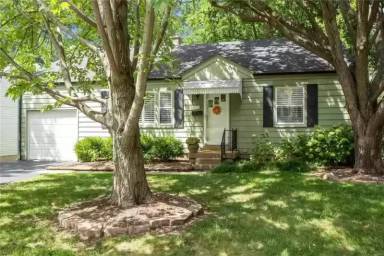 Main picture of 761 Juanita Ave