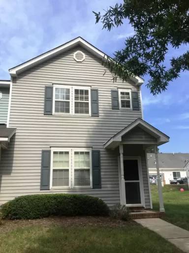 Main picture of 327 Commons Dr