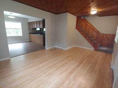 Main picture of 616-618 Spear Ave