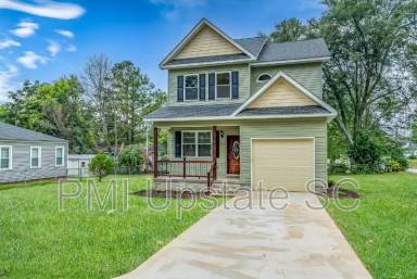 Main picture of 204 Academy St