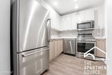 Main picture of 932 W Dakin St