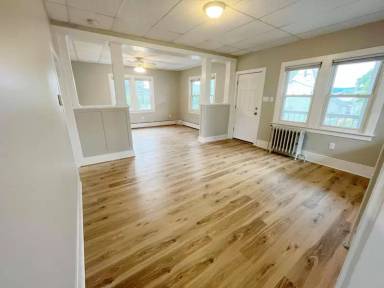 Main picture of 142 Church St