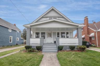 Main picture of 18708 Arrowhead Ave