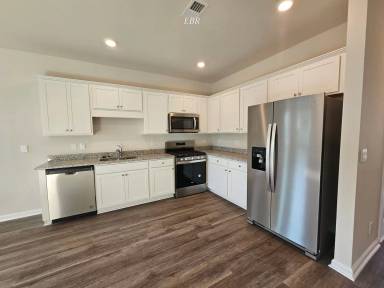Main picture of 166 Honey Jar Way