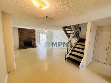 Main picture of 23 Briarwood Cir