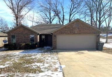 Main picture of 202 Lake Dr