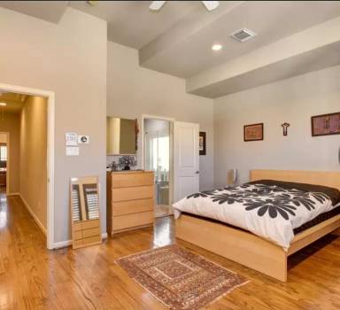 Main picture of 576 Bomar St